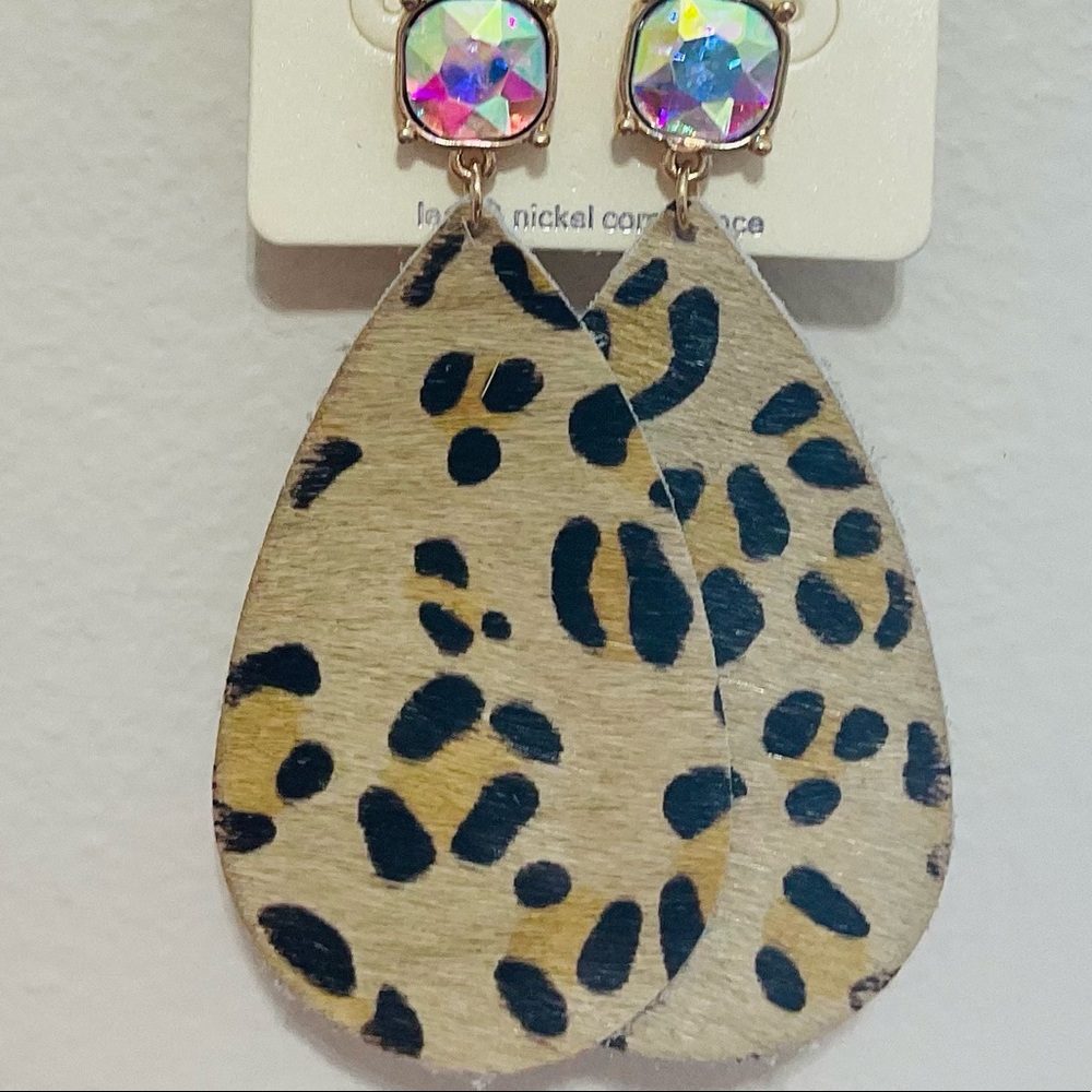 🌟JUST IN! Leather Leopard Print Teardrop Earrings with Iridescent Crystals